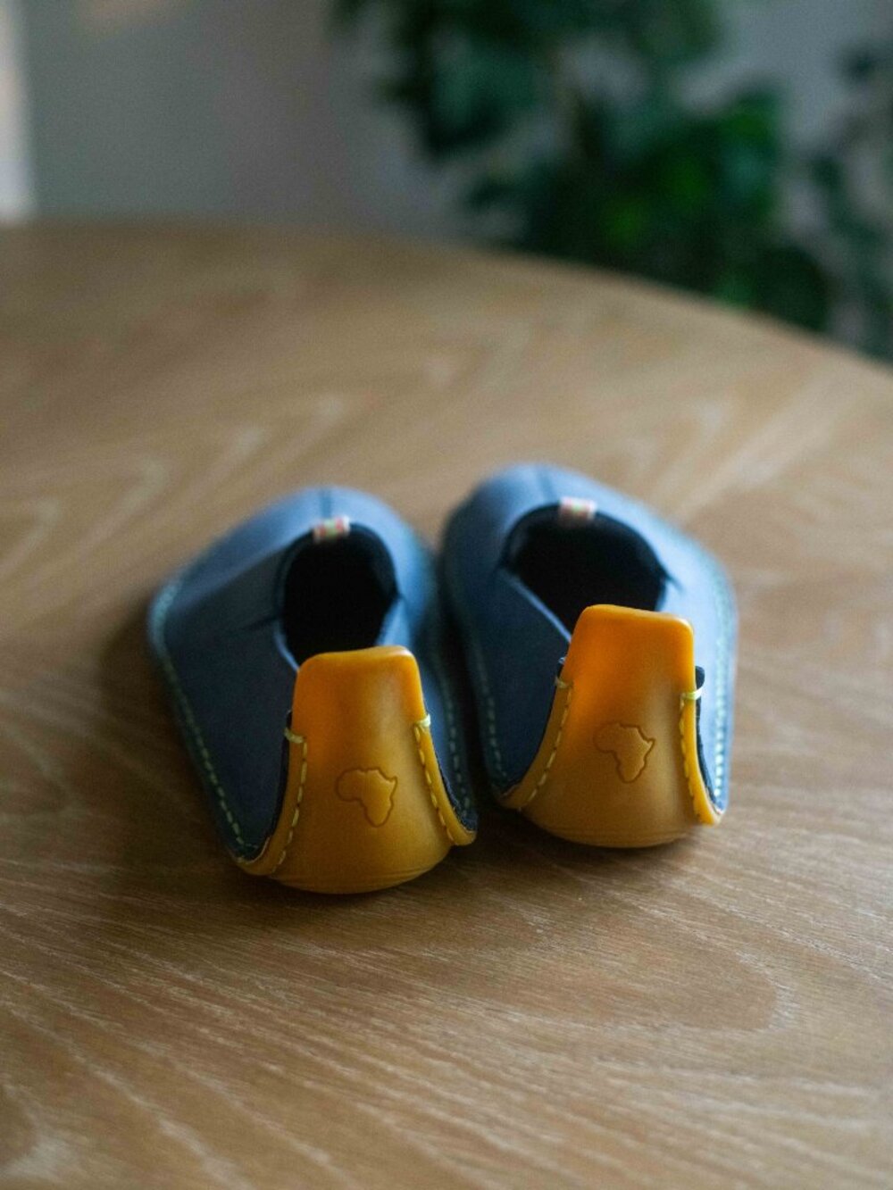 Vivobarefoot Ababa II Juniors in Indigo - Picture 4 of 8